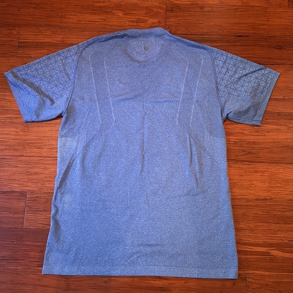 Men's Lululemon Tech Short Sleeve Shirt - Picture 8 of 8